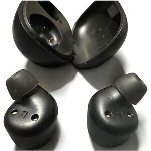 Onn. Wireless Earbuds with Case – Gently Used, No Charger